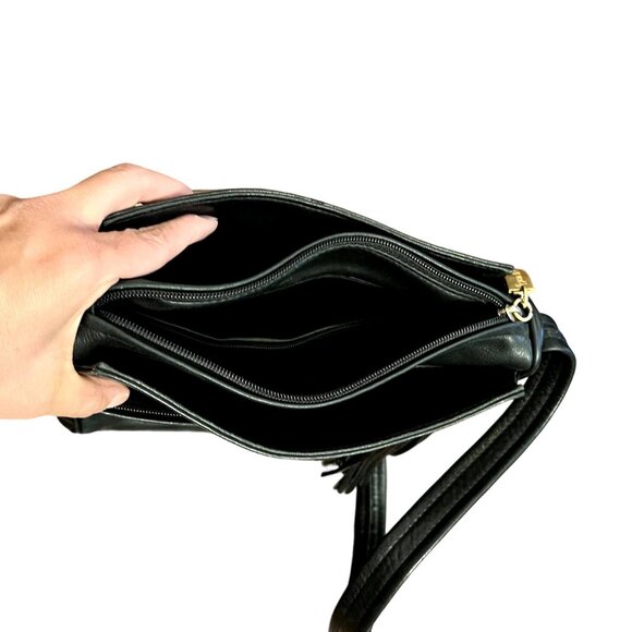 Vintage Tignanello Black Leather Crossbody Bag With Tassel & Multiple Compartmen - Picture 3 of 8